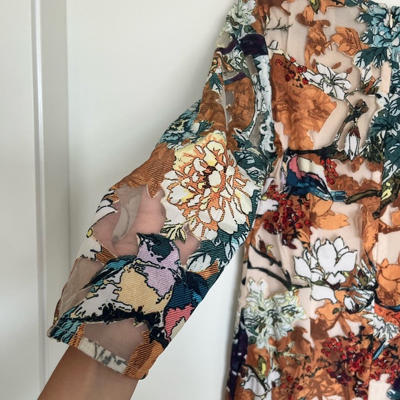 Sophisticated and unique dress - Picture 3 of 6